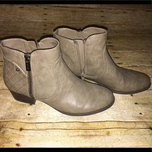 Unisa Women’s Zip Up Ankle Boots